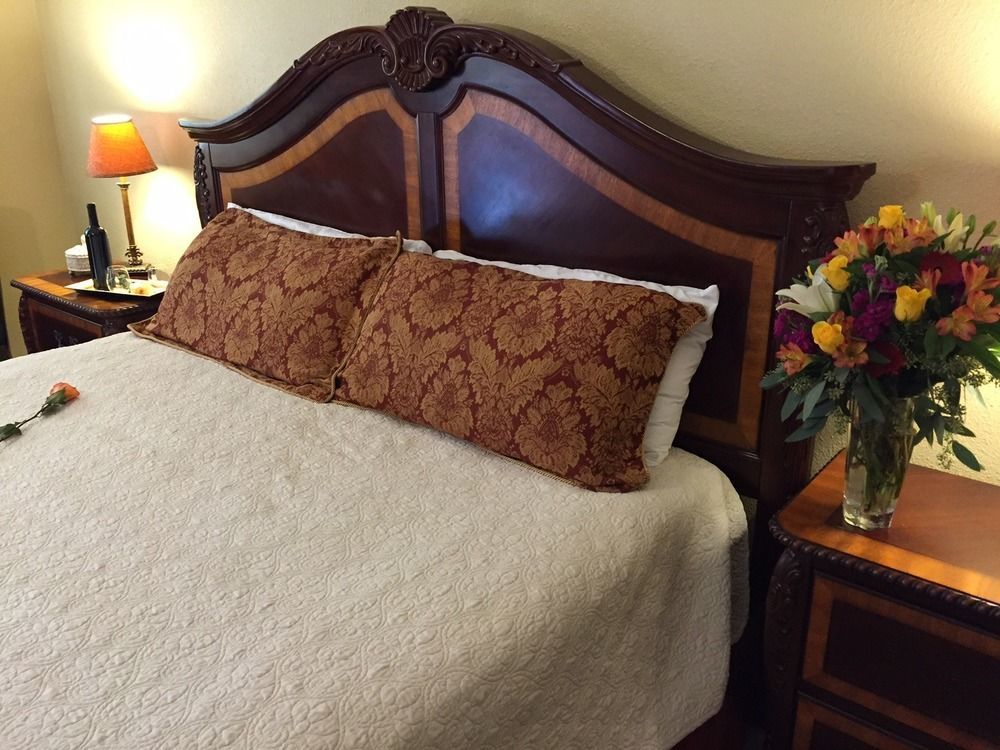 Square Inn Уимберли Экстерьер фото