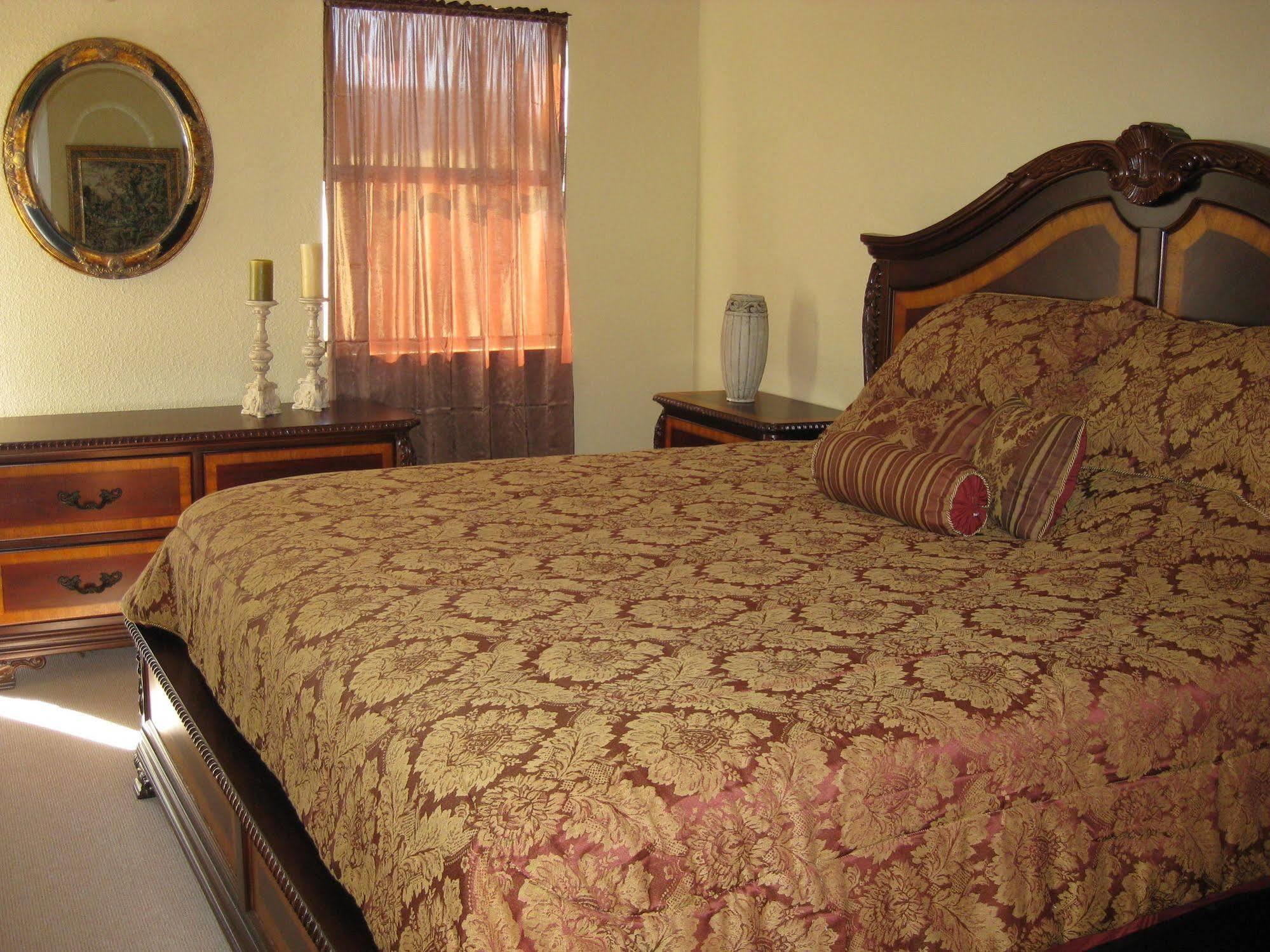 Square Inn Уимберли Экстерьер фото