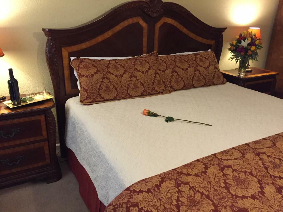 Square Inn Уимберли Экстерьер фото