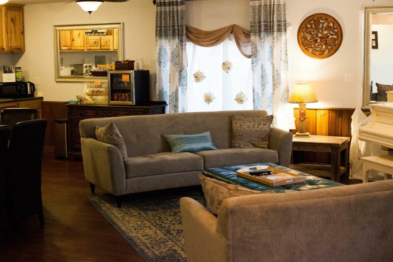 Square Inn Уимберли Экстерьер фото