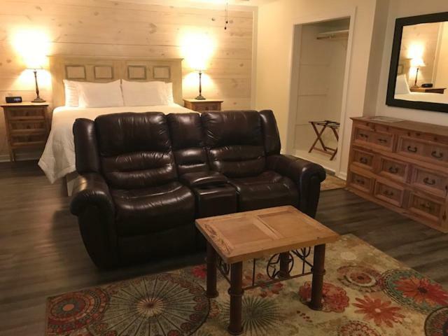 Square Inn Уимберли Экстерьер фото